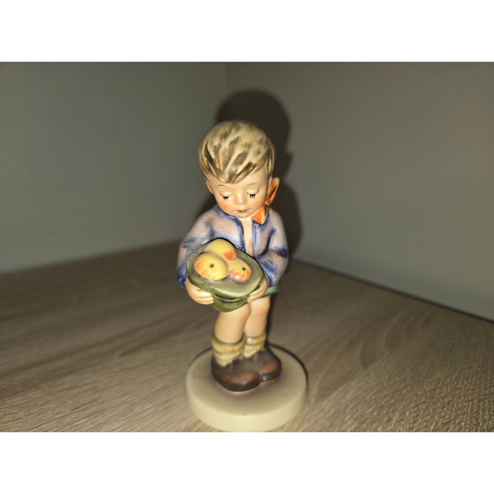 Vintage Hummel Figurine "Gift From A Friend" TMK 7 #485 5" Goebel Figure Germany